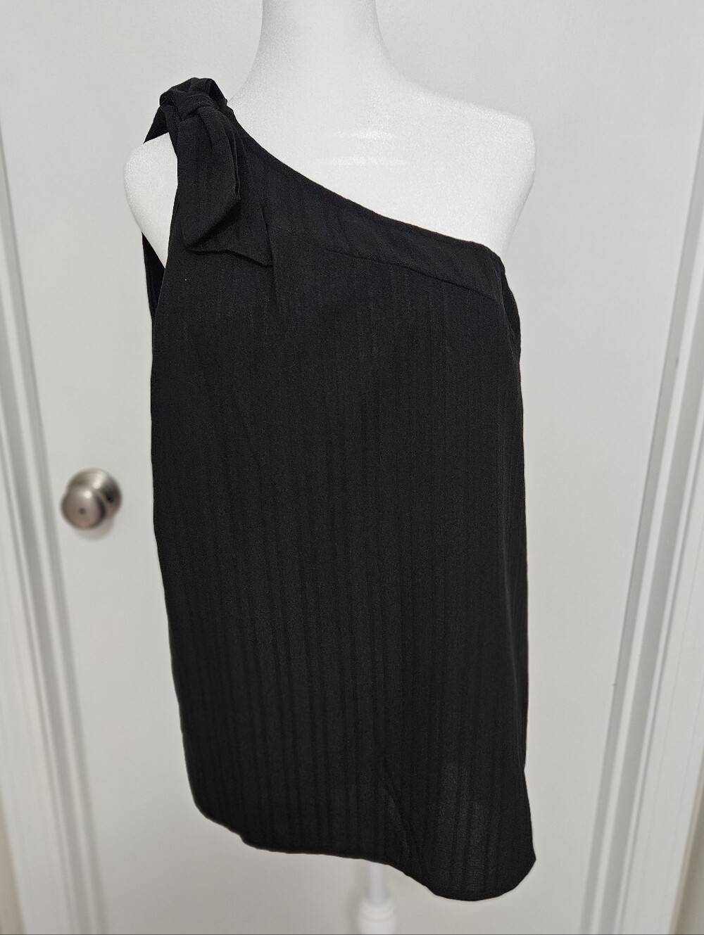One-Shoulder Black Women's Lined Top with Bow Detail Size XL
